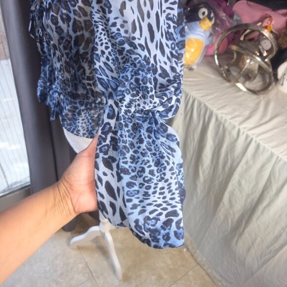Milk & Honey Animal Print Top Womens M Blue Leopard Print Boho Y2k Long Sleeve - Picture 3 of 9